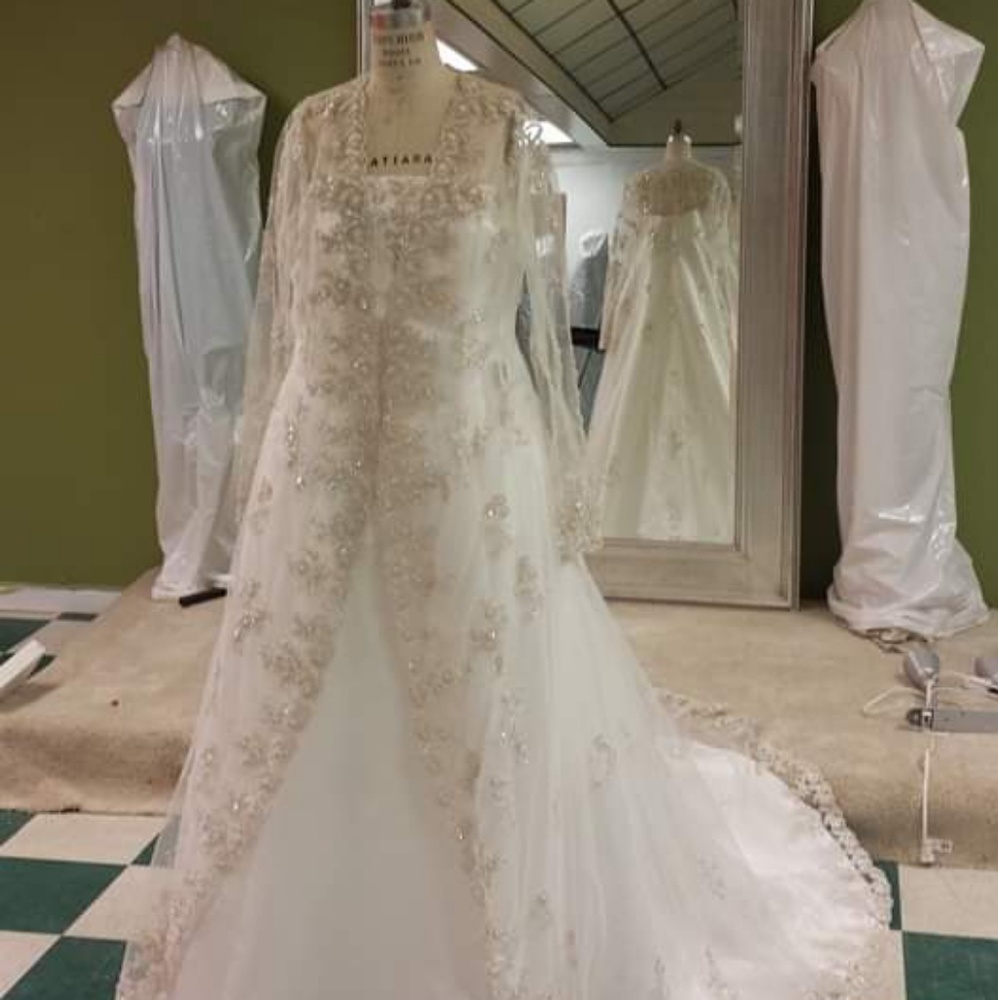 Wedding gown